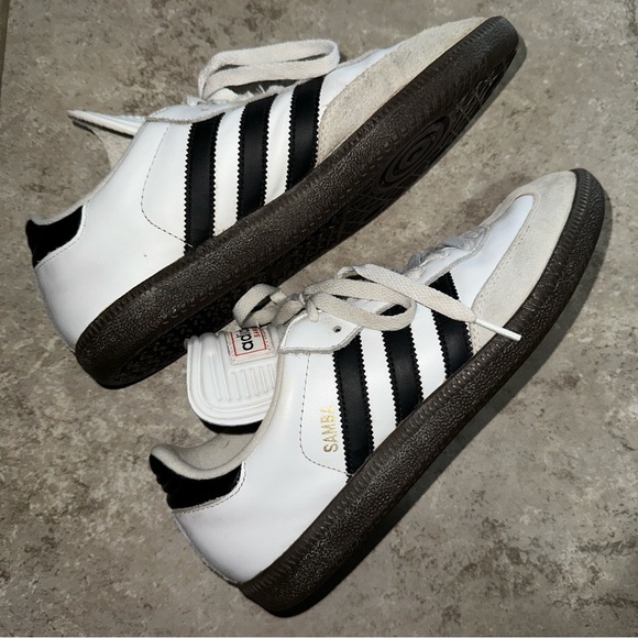 Adidas Samba Men’s Indoor Soccer Shoe 7.5 - Picture 2 of 6
